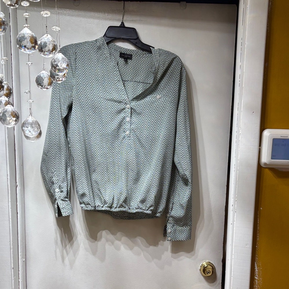 The Limited Light Green Chevron-Print Long Sleeve Button Placket Shirt